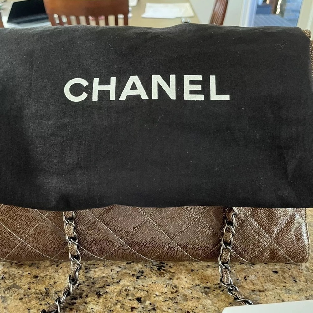 AUTHENTIC CHANEL  HANDBAG ** CAVIAR LEATHER ** VERSATILE, SPACIOUS AND BEAUTIFUL - Picture 17 of 17